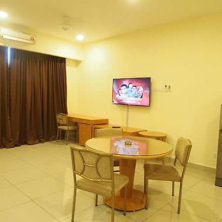Premier Times International Hotel Seri Kembangan Zewnętrze zdjęcie