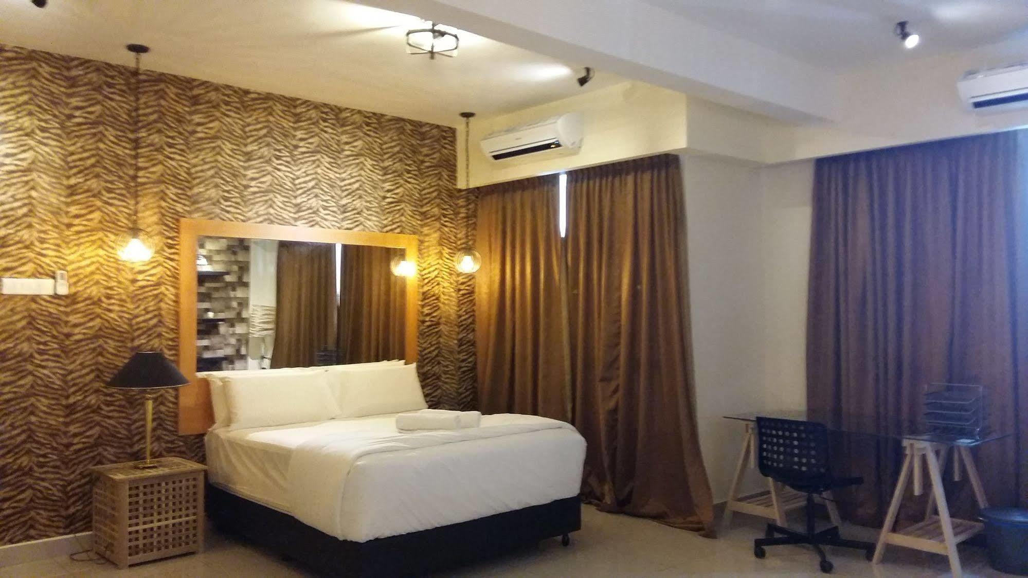 Premier Times International Hotel Seri Kembangan Zewnętrze zdjęcie