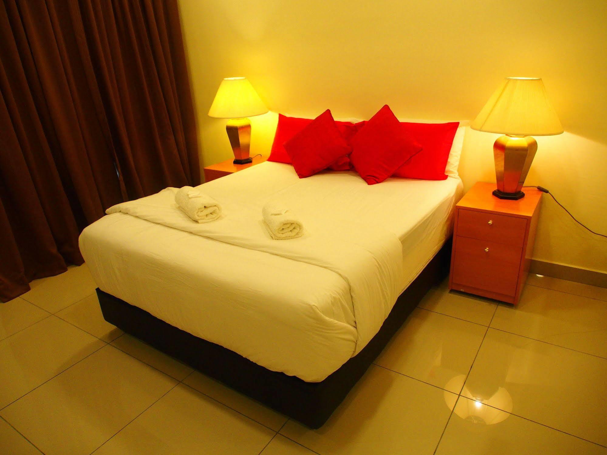 Premier Times International Hotel Seri Kembangan Zewnętrze zdjęcie