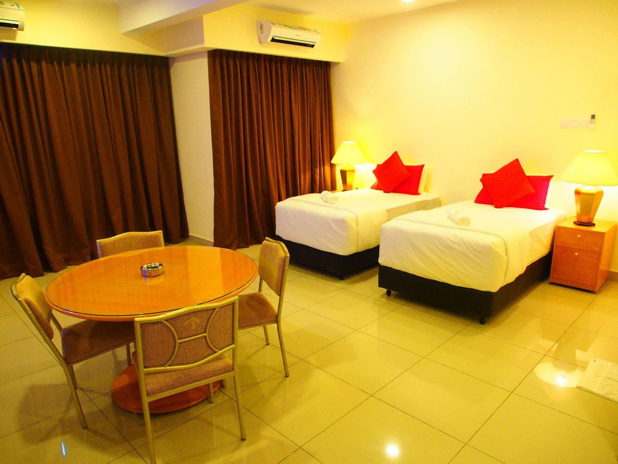 Premier Times International Hotel Seri Kembangan Zewnętrze zdjęcie